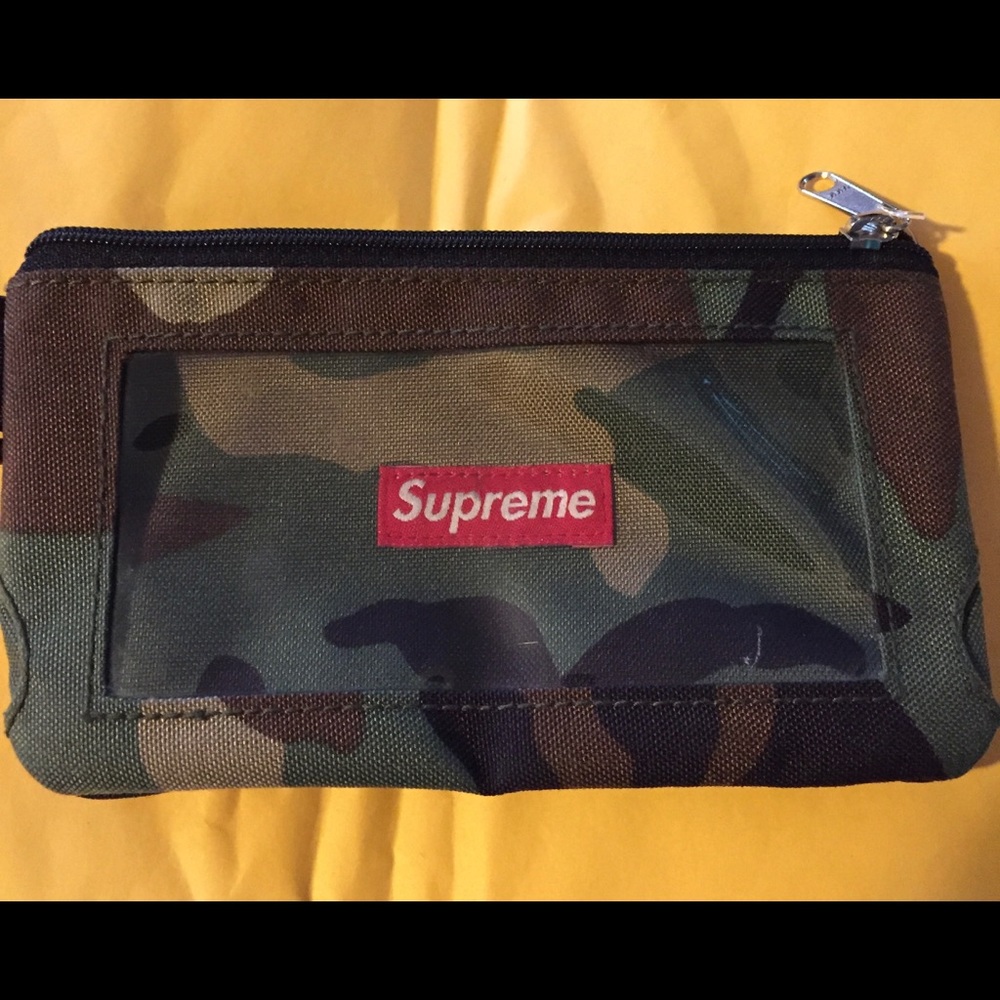 Supreme woodland pouch